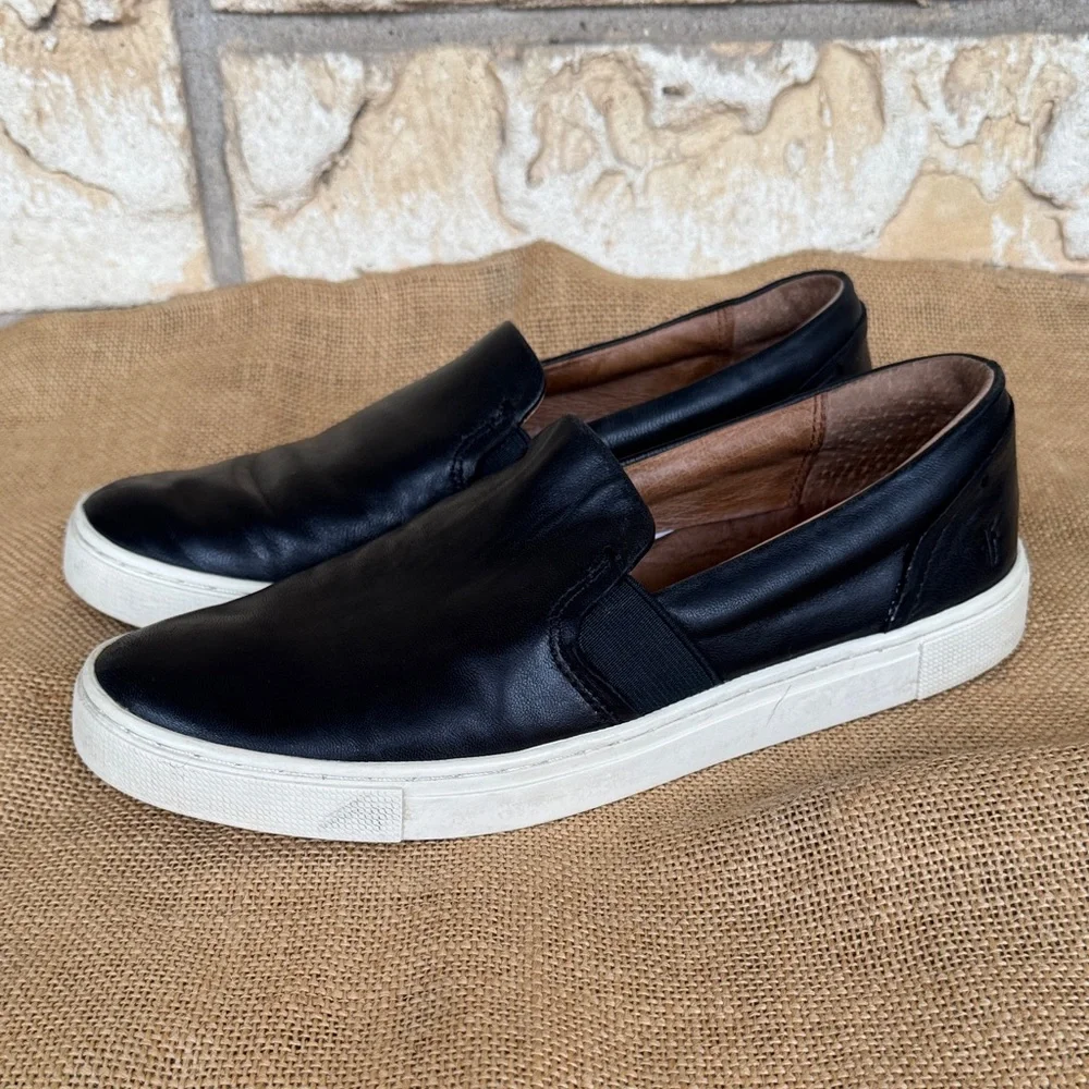 Frye Ivy Slip-On sneaker in black Leather Size 6 M